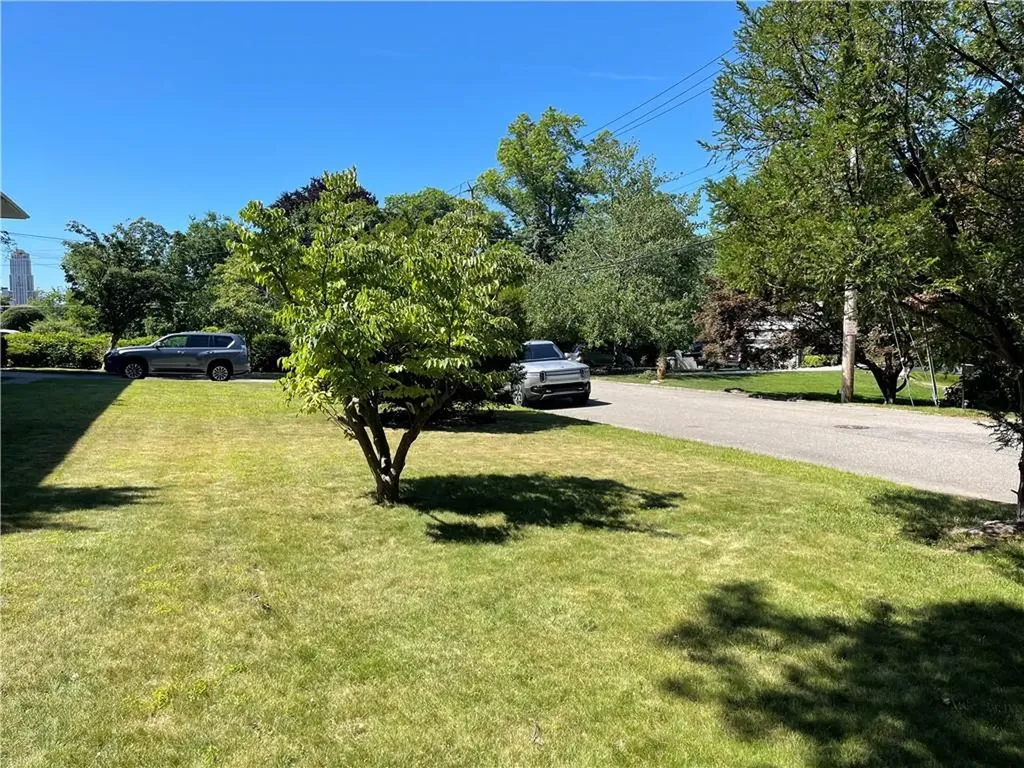 76 Echo Bay Drive New Rochelle NY 10805