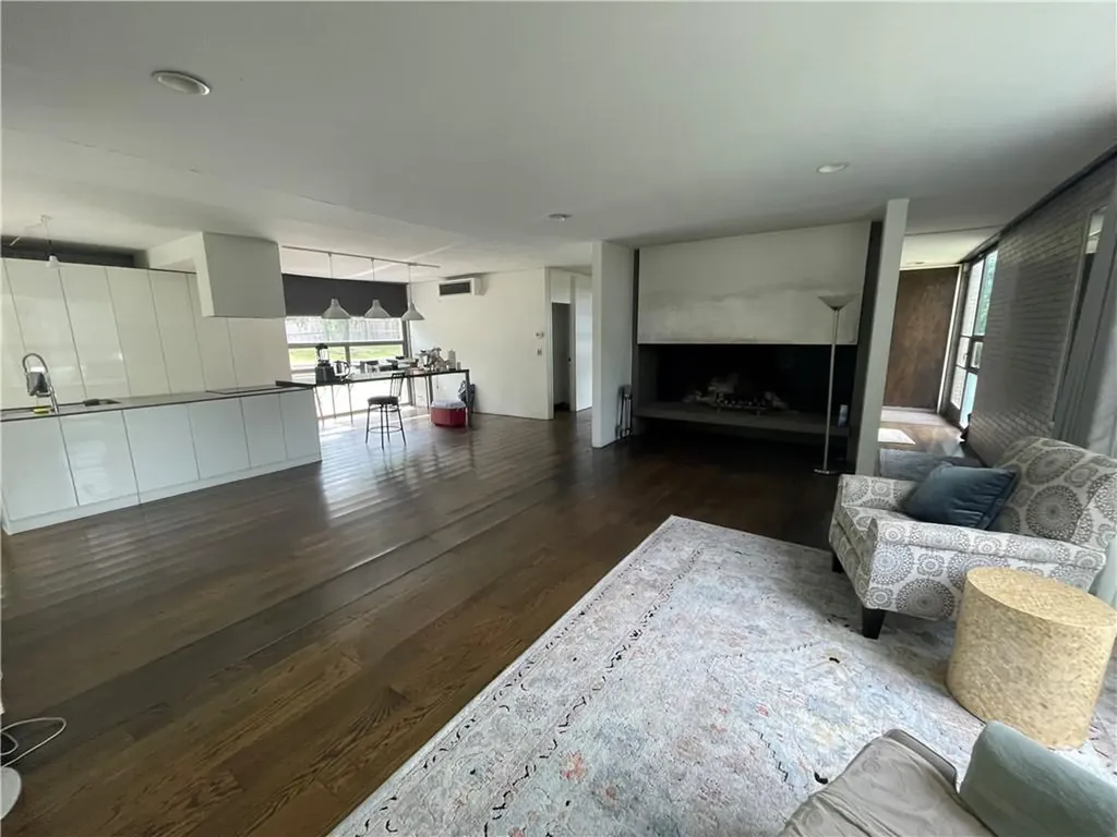 76 Echo Bay Drive New Rochelle NY 10805