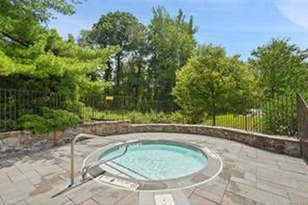 58 Fox Run South Salem NY 10590