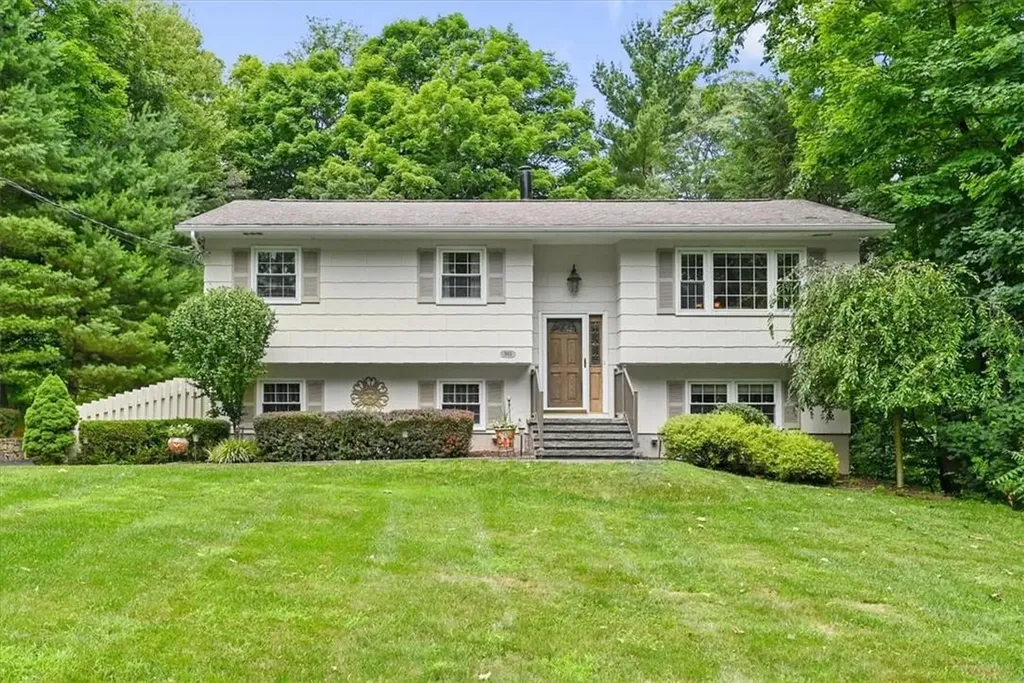 3655 Cooper Street Mohegan Lake NY 10547