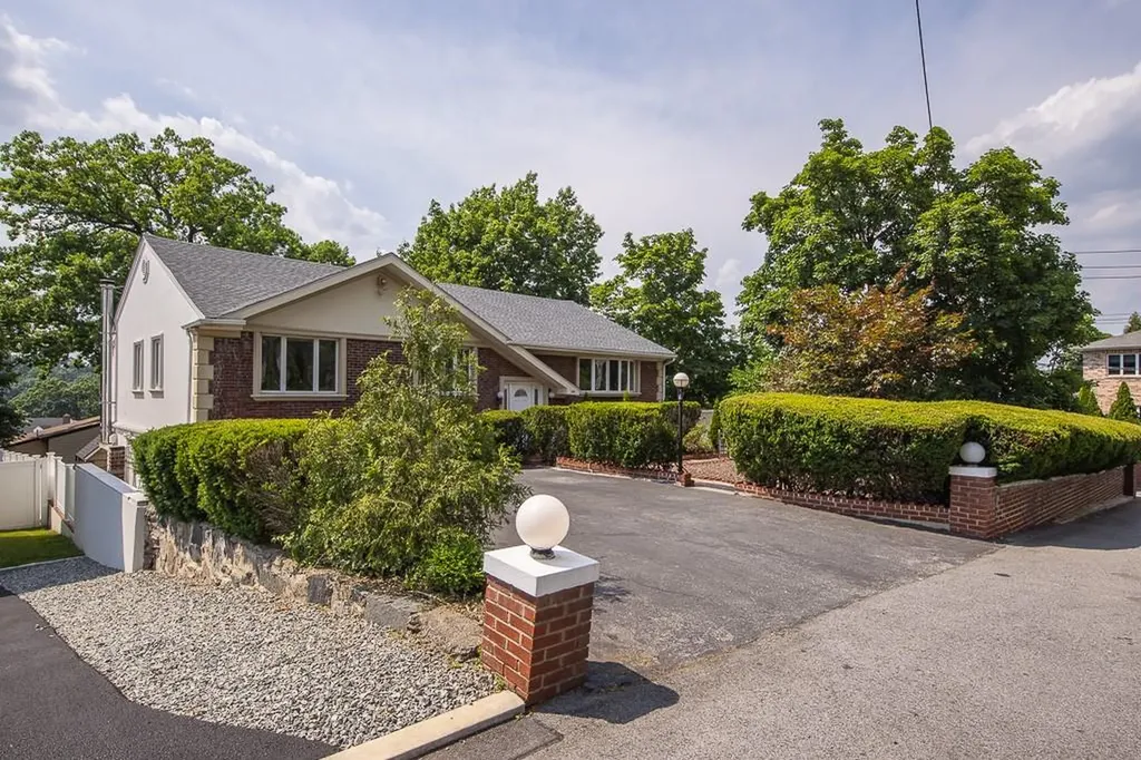 148 Brewster Avenue Yonkers NY 10701
