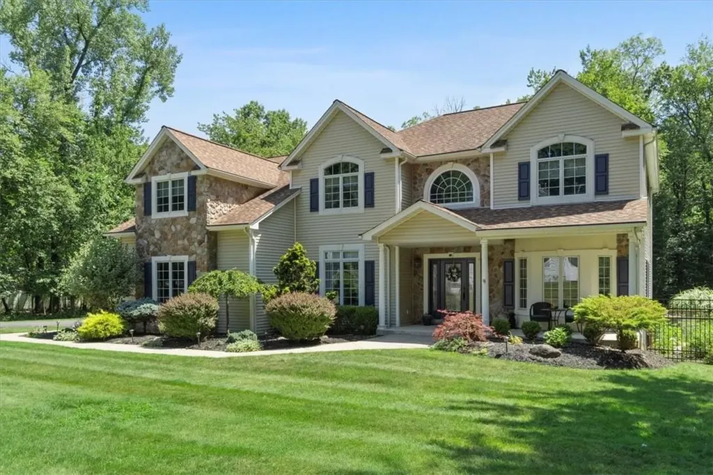 194 Ehrhardt Road Pearl River NY 10965