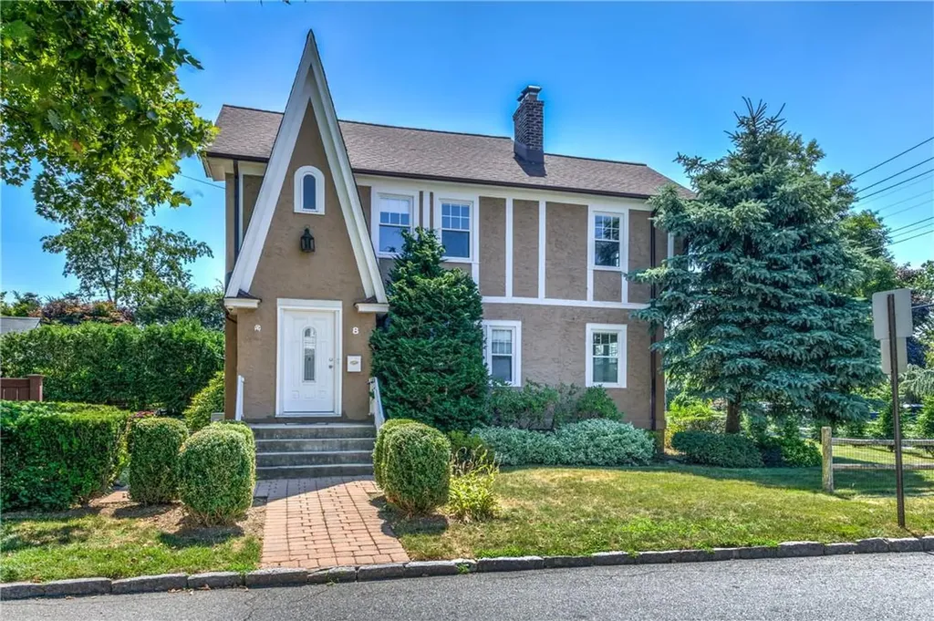 8 Lyons Road Scarsdale NY 10583