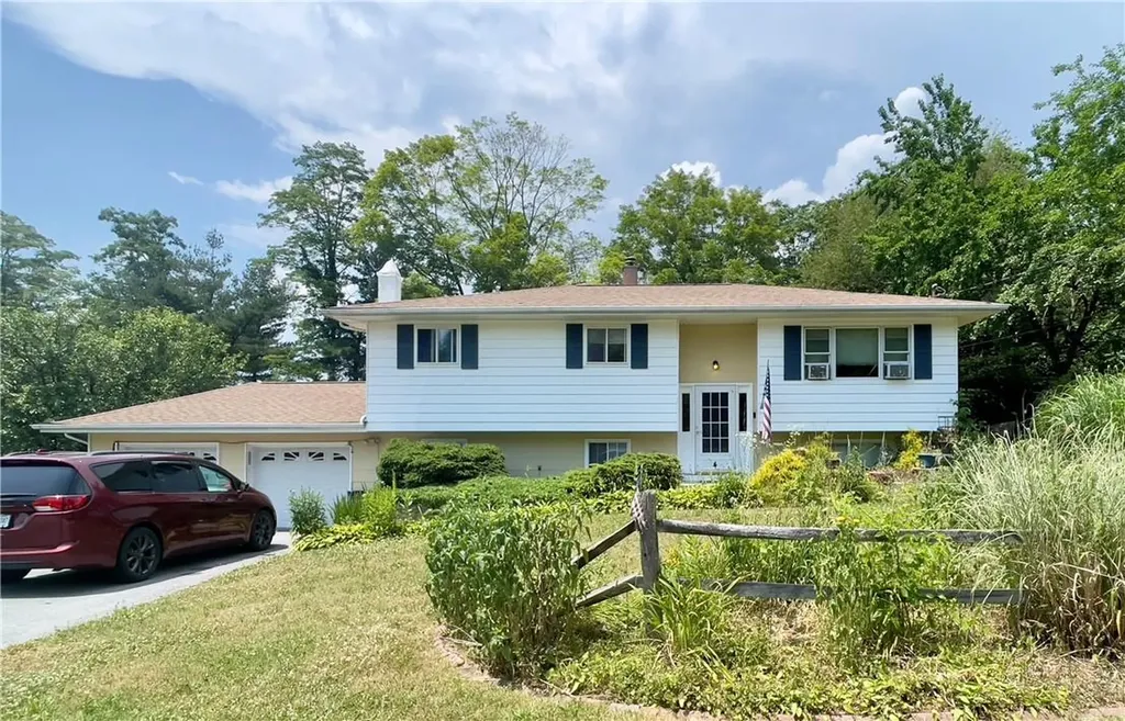 4 Wagon Wheel Road Poughkeepsie NY 12601