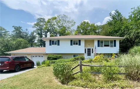 4 Wagon Wheel Road Poughkeepsie NY 12601