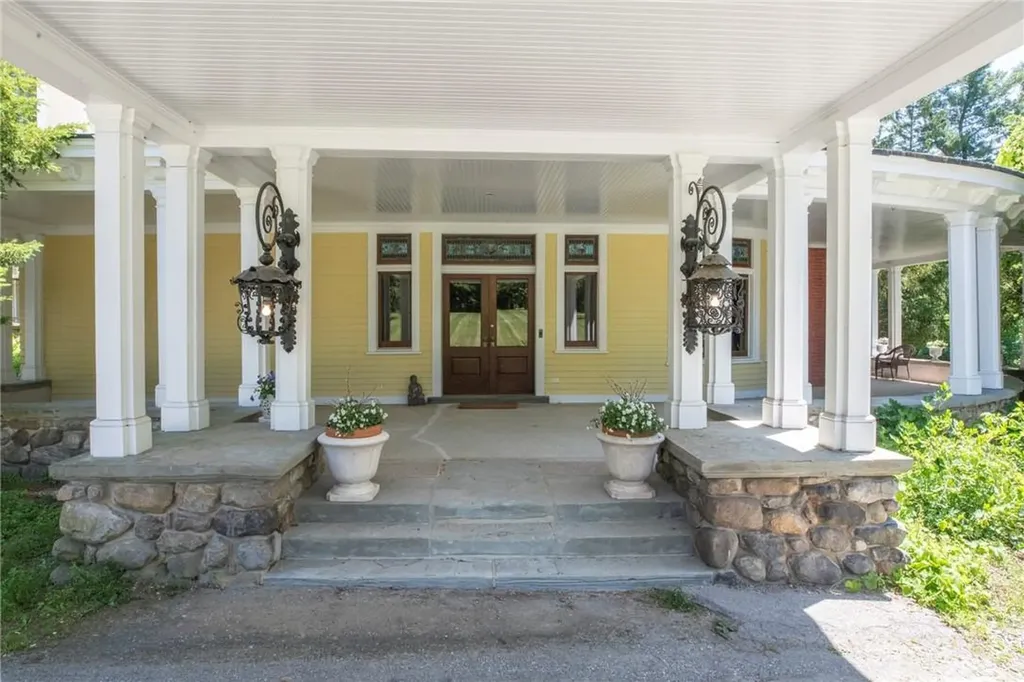 45 Hitchcock Lane Millbrook NY 12545