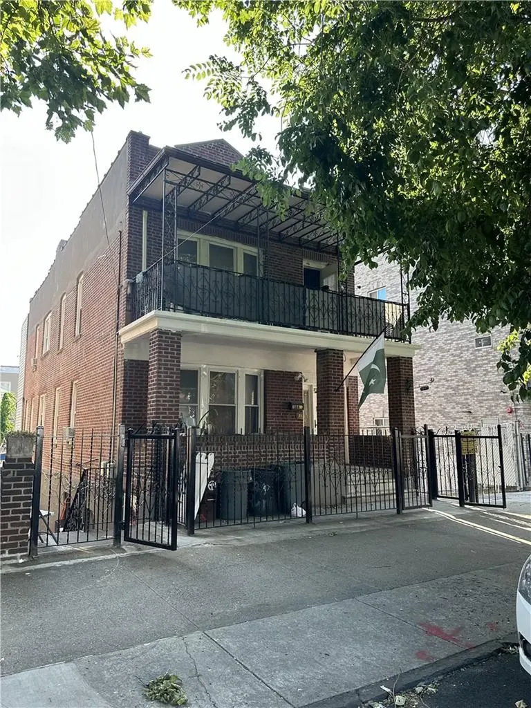 1847 Barnes Avenue Bronx NY 10462