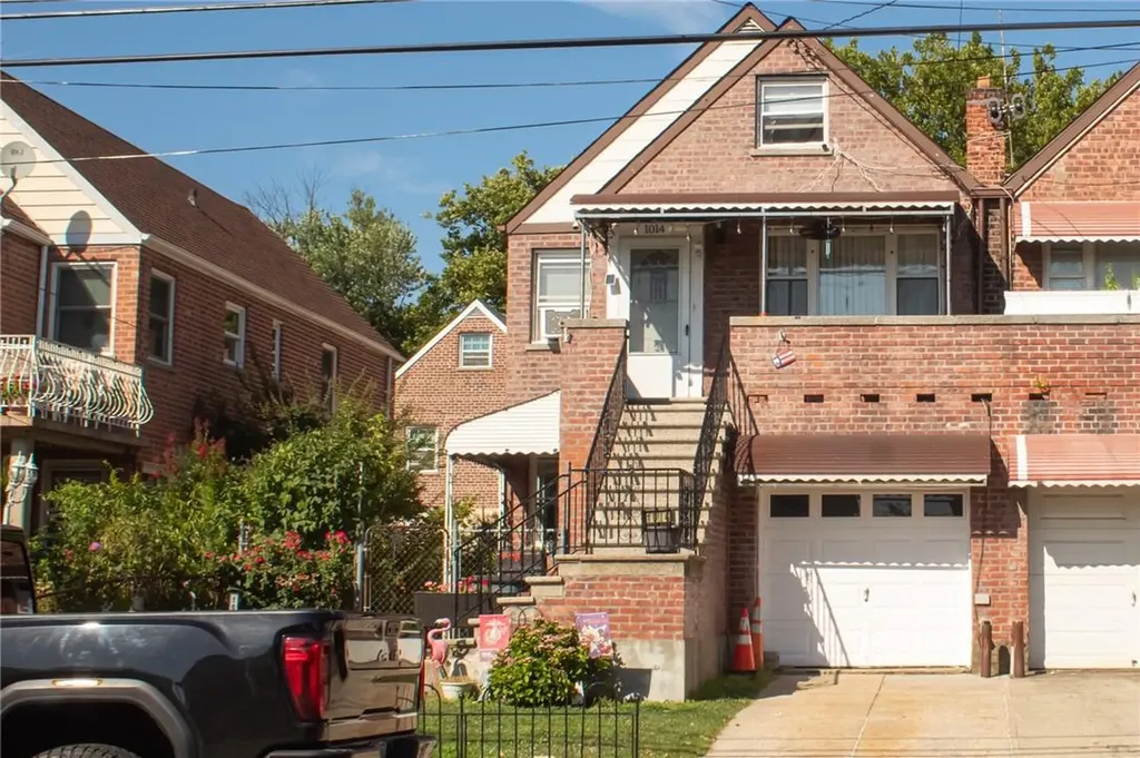 1014 Swinton Avenue Bronx NY 10465