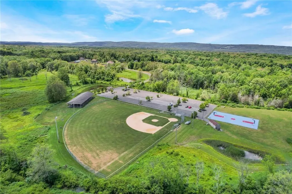 422 M And M Road Middletown NY 10940