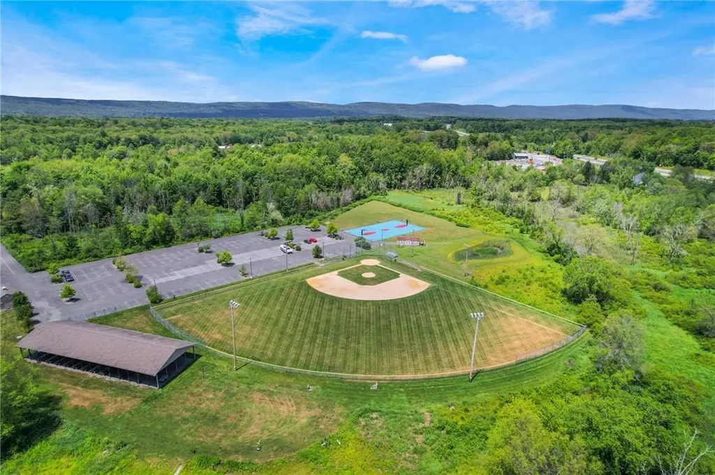 422 M And M Road Middletown NY 10940