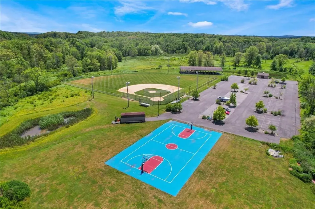 422 M And M Road Middletown NY 10940