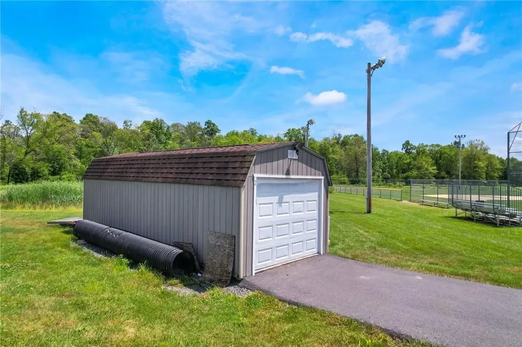 422 M And M Road Middletown NY 10940