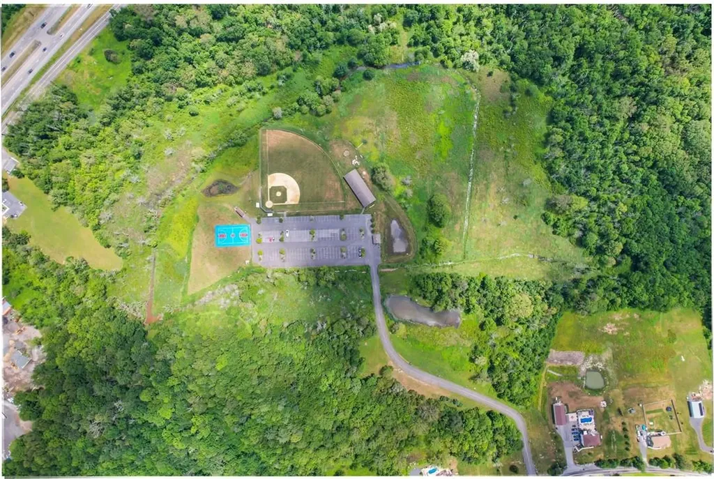 422 M And M Road Middletown NY 10940