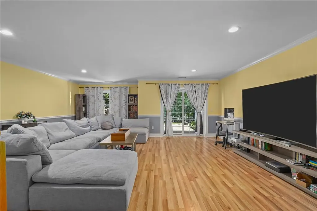 97 Hillcrest Lane Peekskill NY 10566