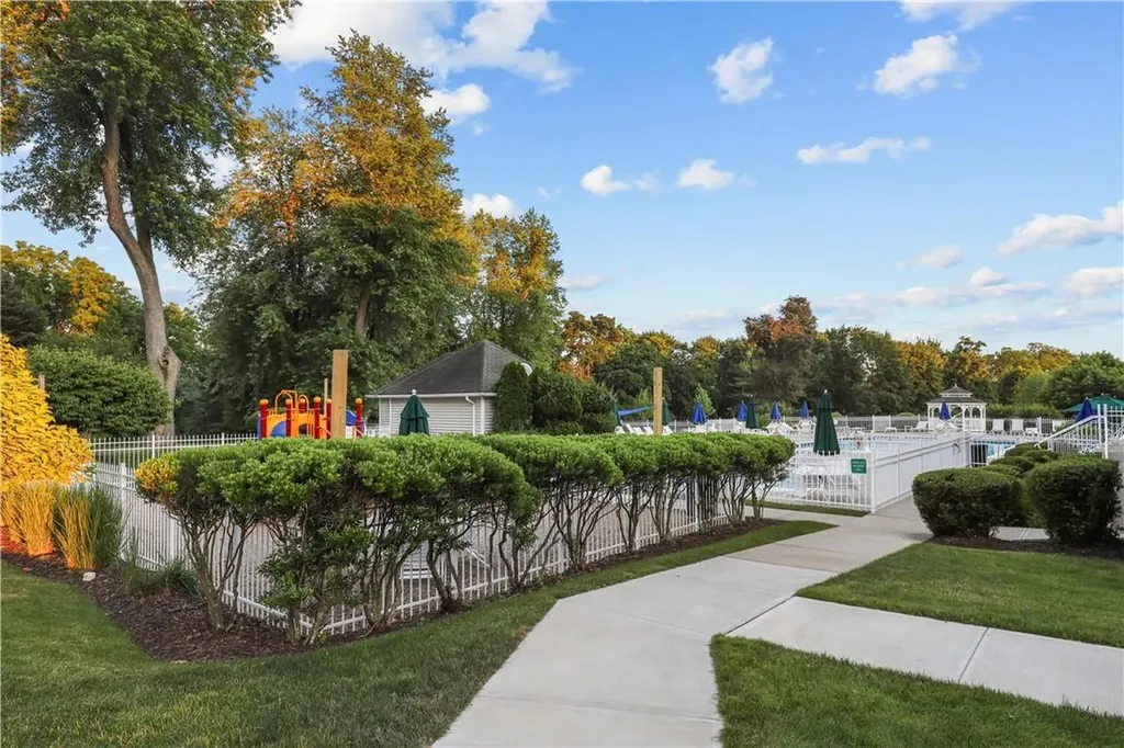 97 Hillcrest Lane Peekskill NY 10566