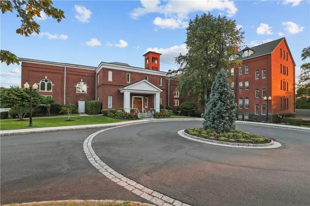 97 Hillcrest Lane Peekskill NY 10566