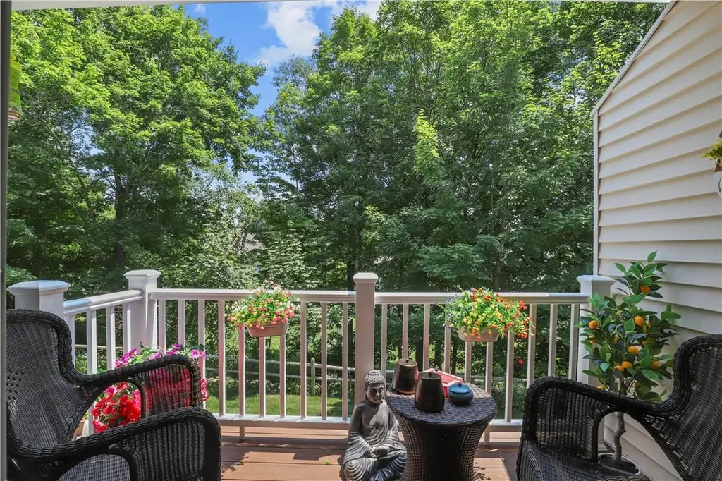 97 Hillcrest Lane Peekskill NY 10566