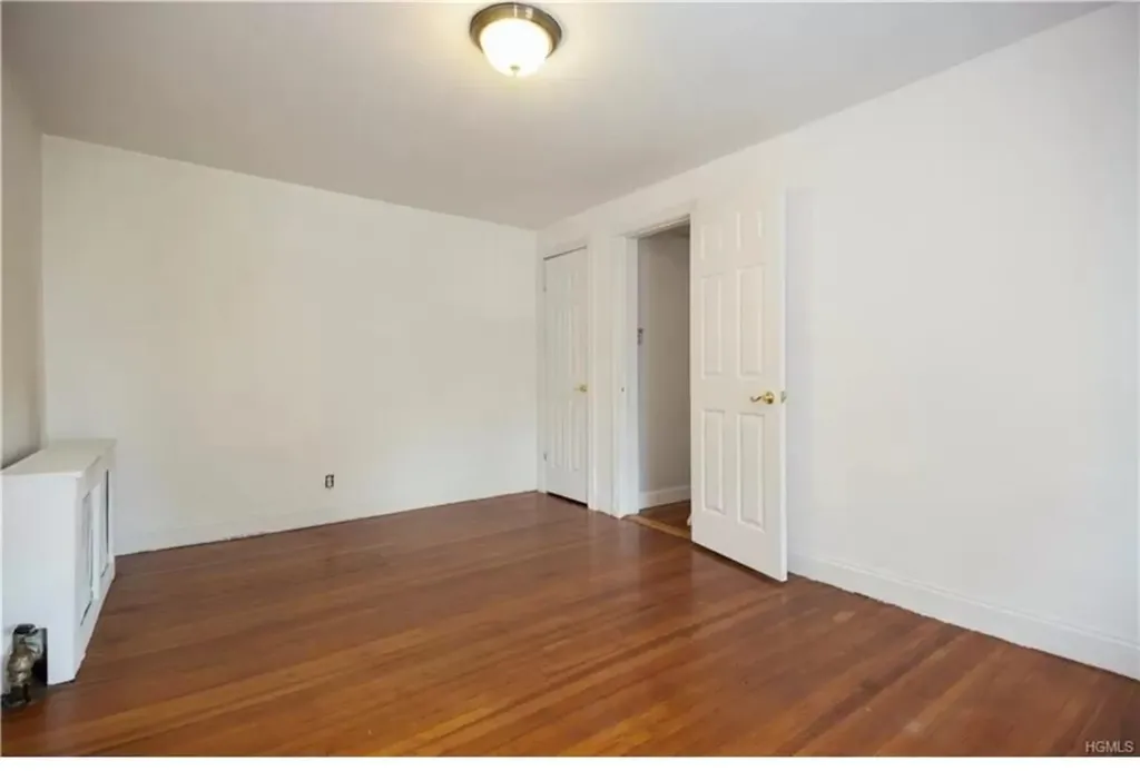 5653 Post Road Bronx NY 10471