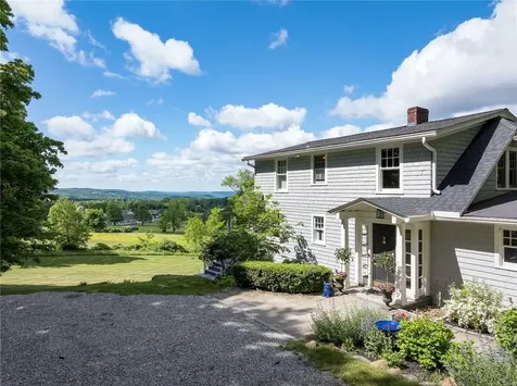 929 Old Quaker Hill Road Pawling NY 12564