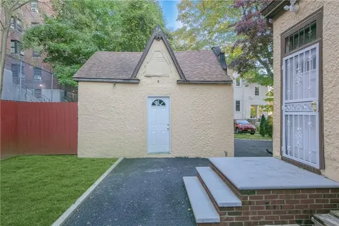 70 Ellwood Avenue Mount Vernon NY 10552