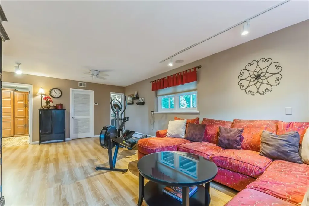 31 Southpark Drive Garnerville NY 10923