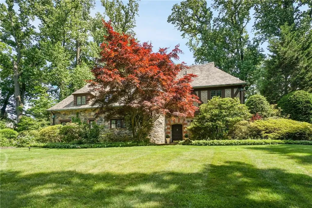 22 Chedworth Road Scarsdale NY 10583