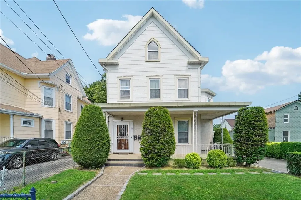 35 N 10th Avenue Mount Vernon NY 10550