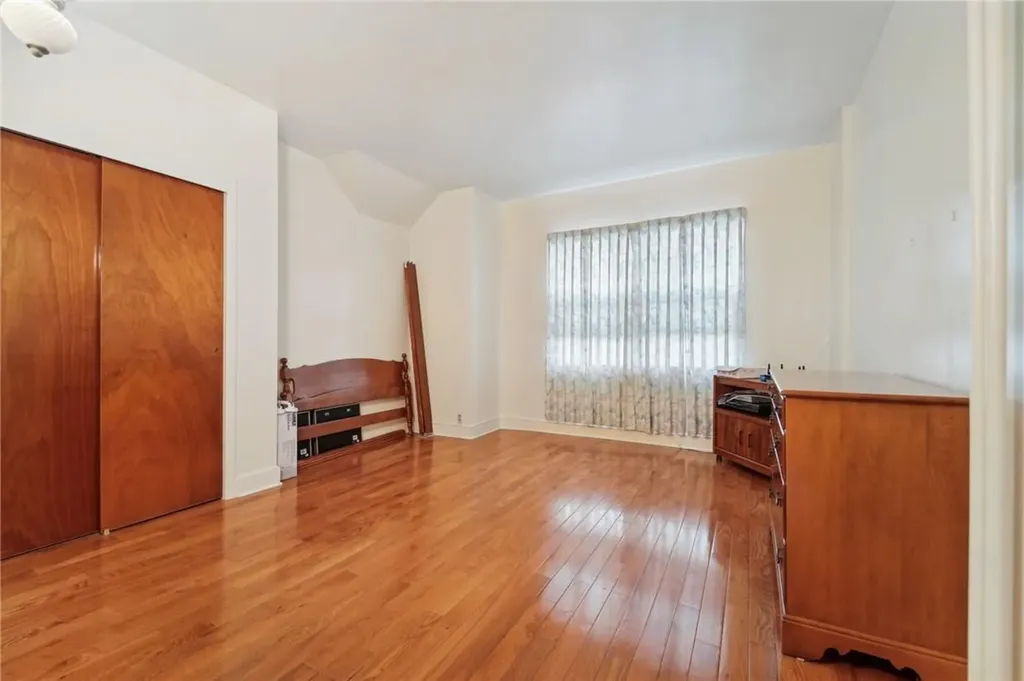 35 N 10th Avenue Mount Vernon NY 10550