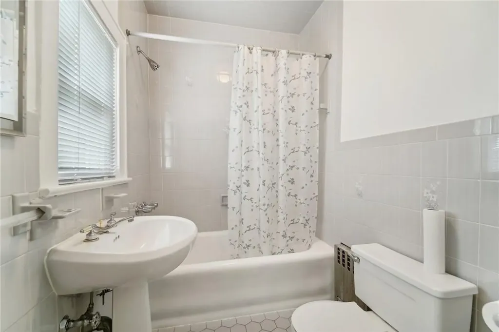 35 N 10th Avenue Mount Vernon NY 10550