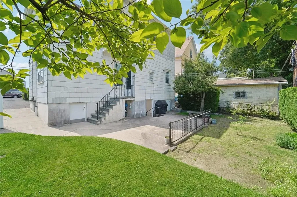 35 N 10th Avenue Mount Vernon NY 10550