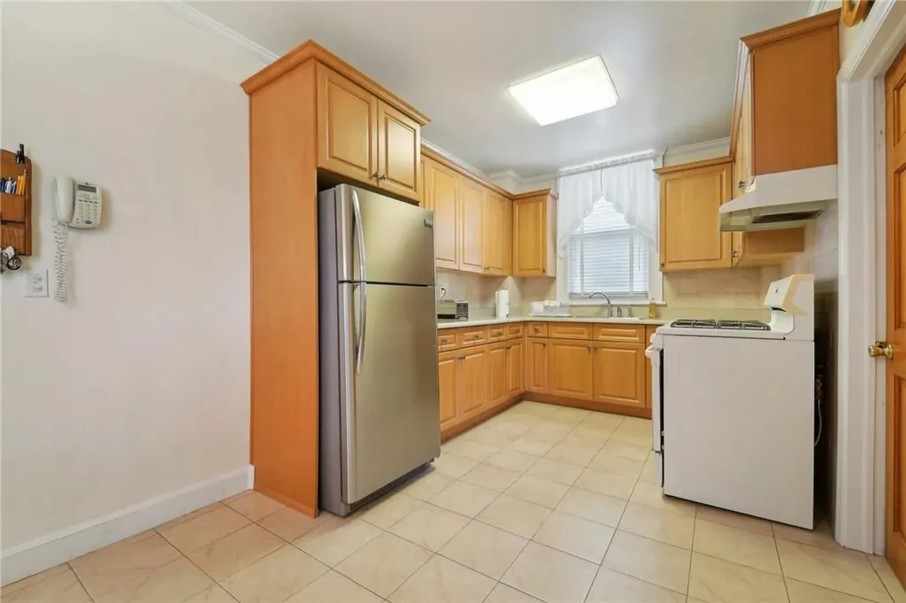 35 N 10th Avenue Mount Vernon NY 10550