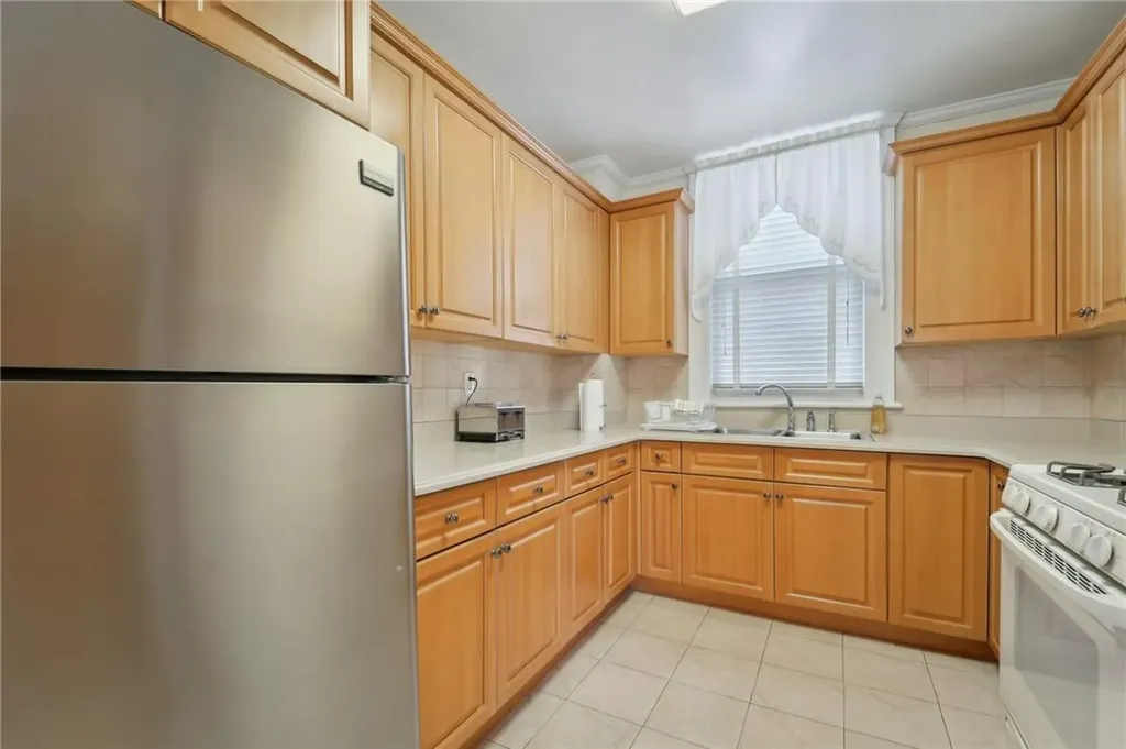 35 N 10th Avenue Mount Vernon NY 10550