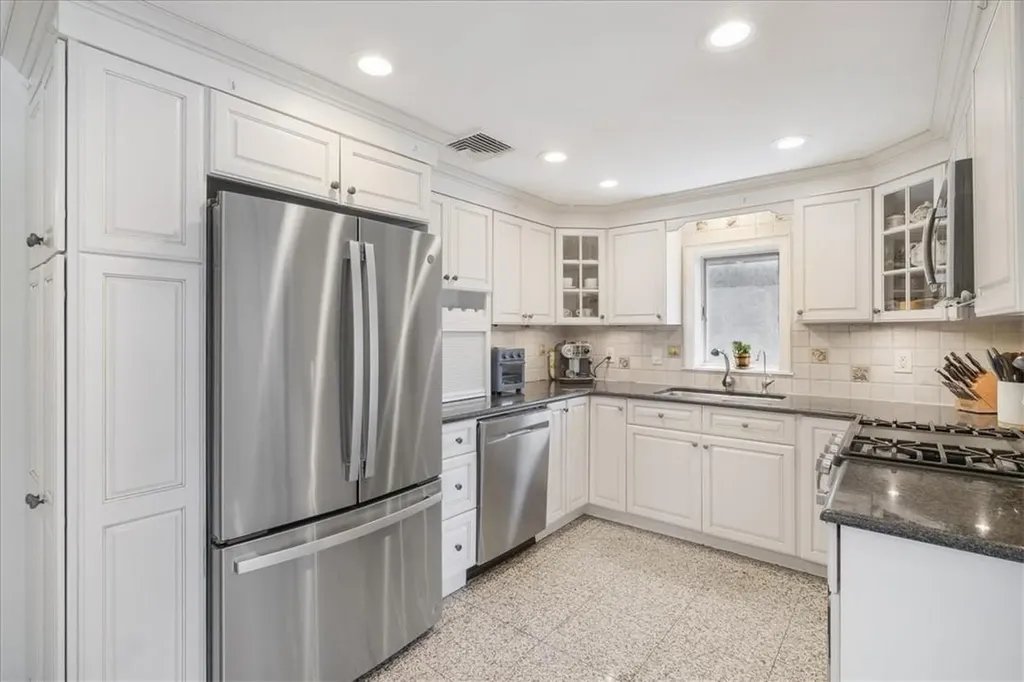 14 Gleneida Boulevard Mahopac NY 10541