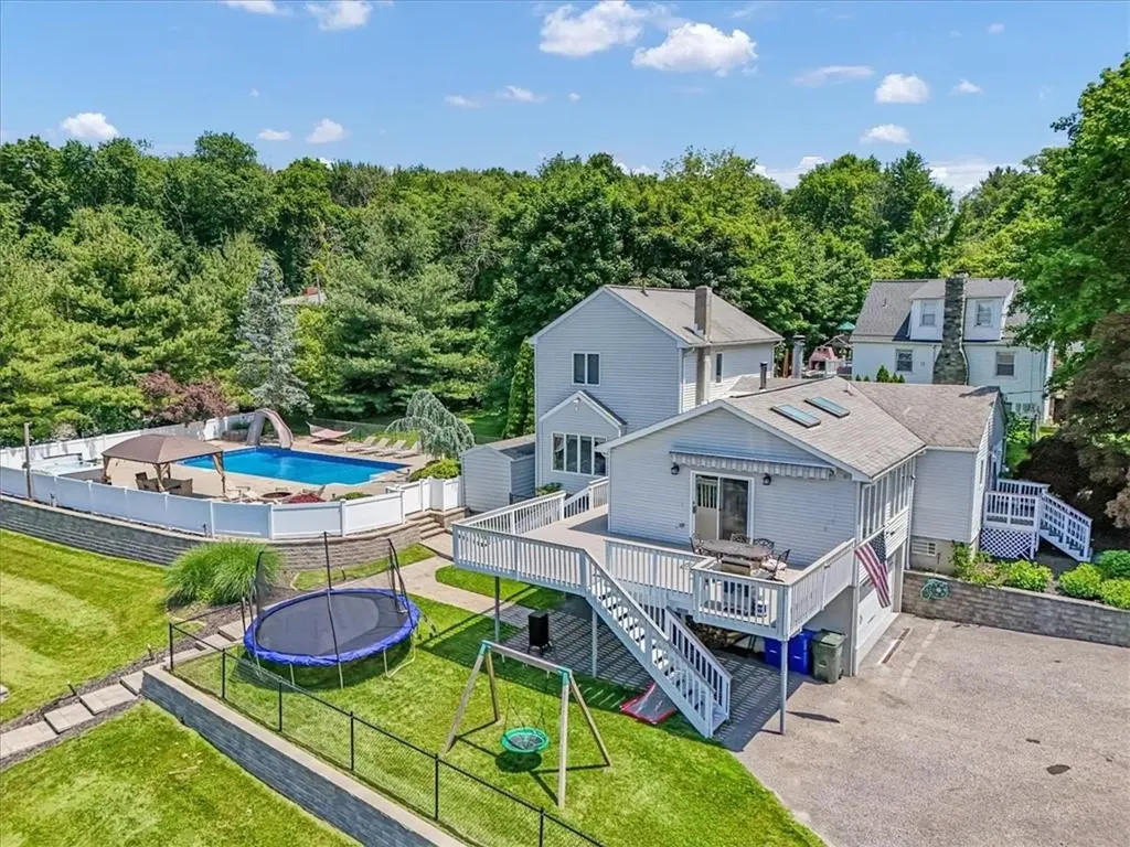 14 Gleneida Boulevard Mahopac NY 10541