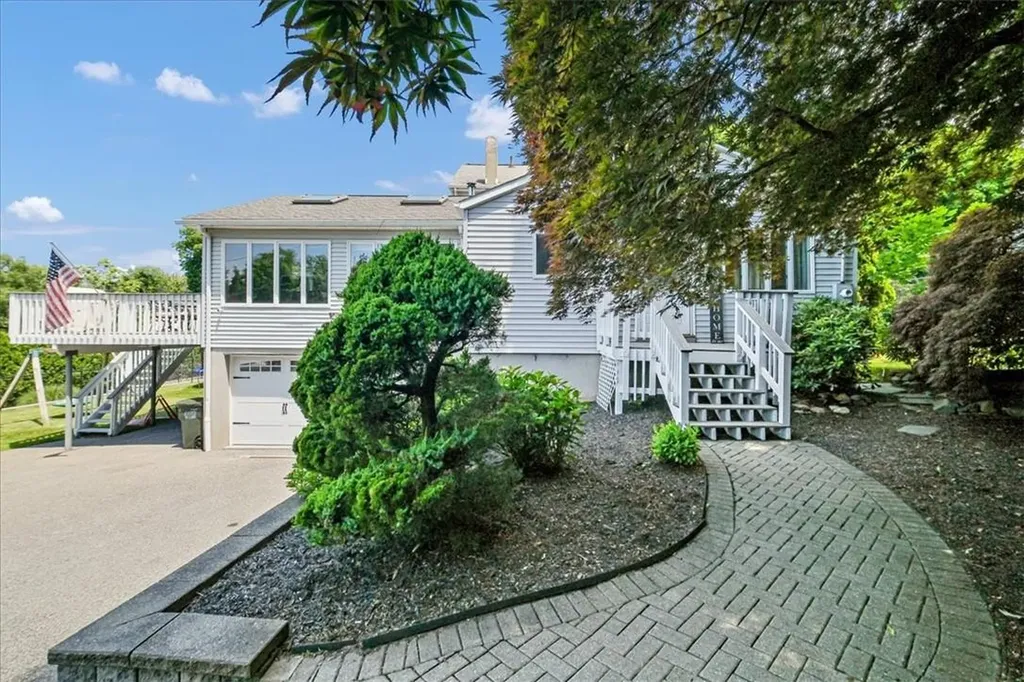 14 Gleneida Boulevard Mahopac NY 10541