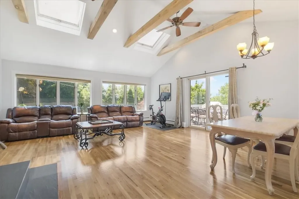 14 Gleneida Boulevard Mahopac NY 10541