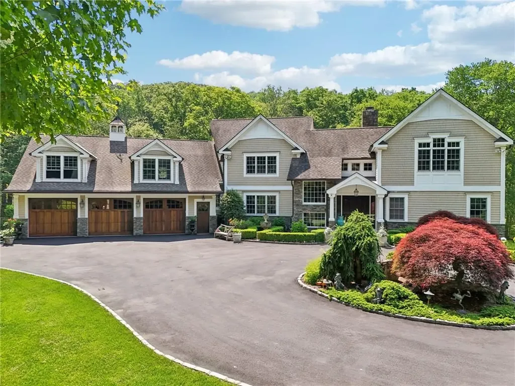 21 Deer Creek Lane Mount Kisco NY 10549