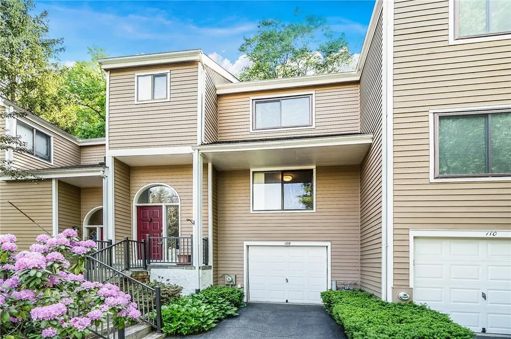 109 Woods End Road Chappaqua NY 10514
