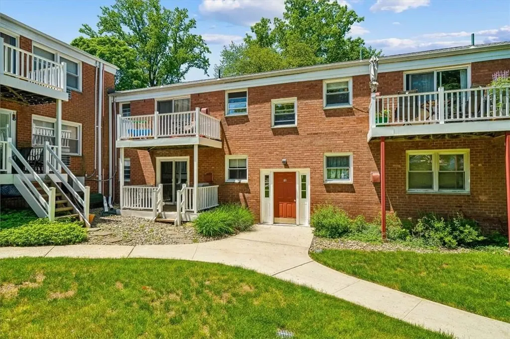 12 Bon Aire Circle Suffern NY 10901