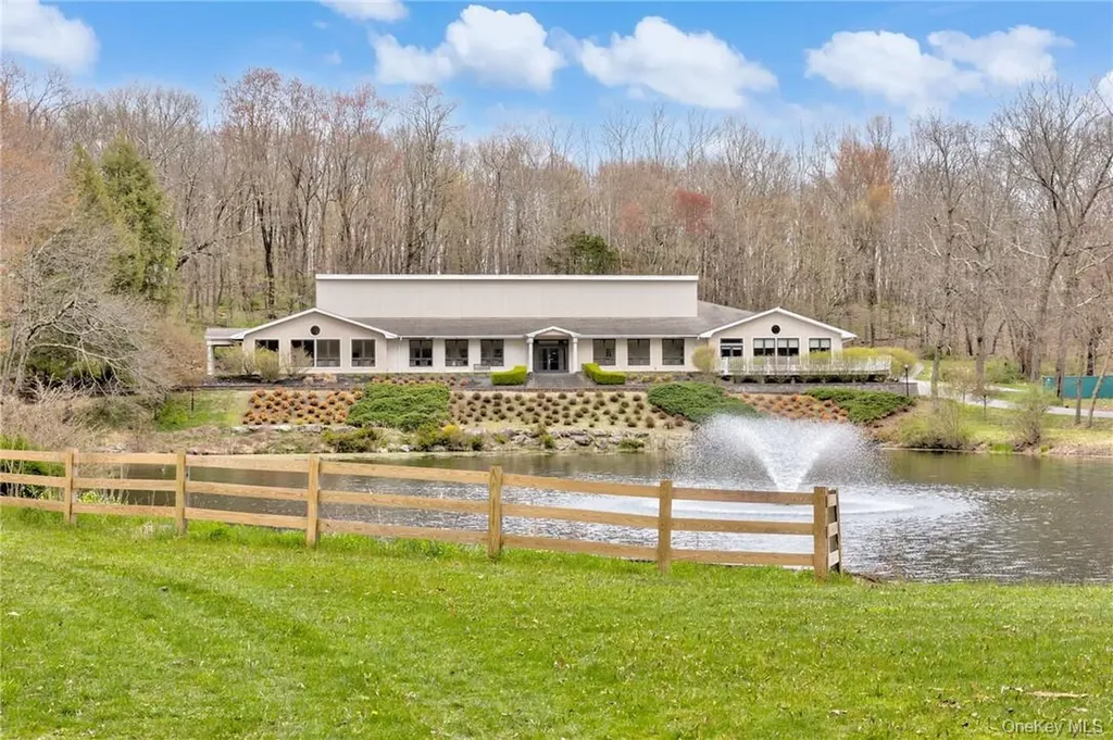 200 Cardinal Road Hyde Park NY 12538