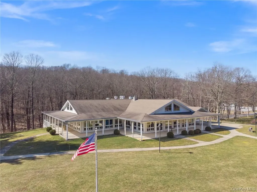 200 Cardinal Road Hyde Park NY 12538