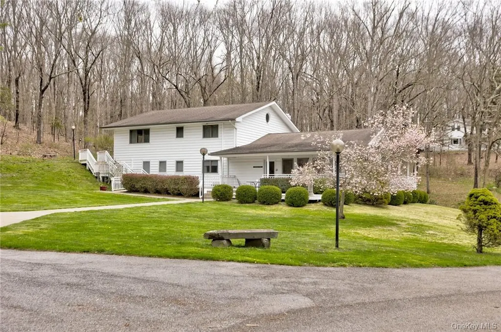 200 Cardinal Road Hyde Park NY 12538