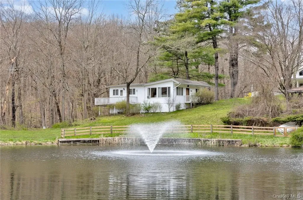 200 Cardinal Road Hyde Park NY 12538