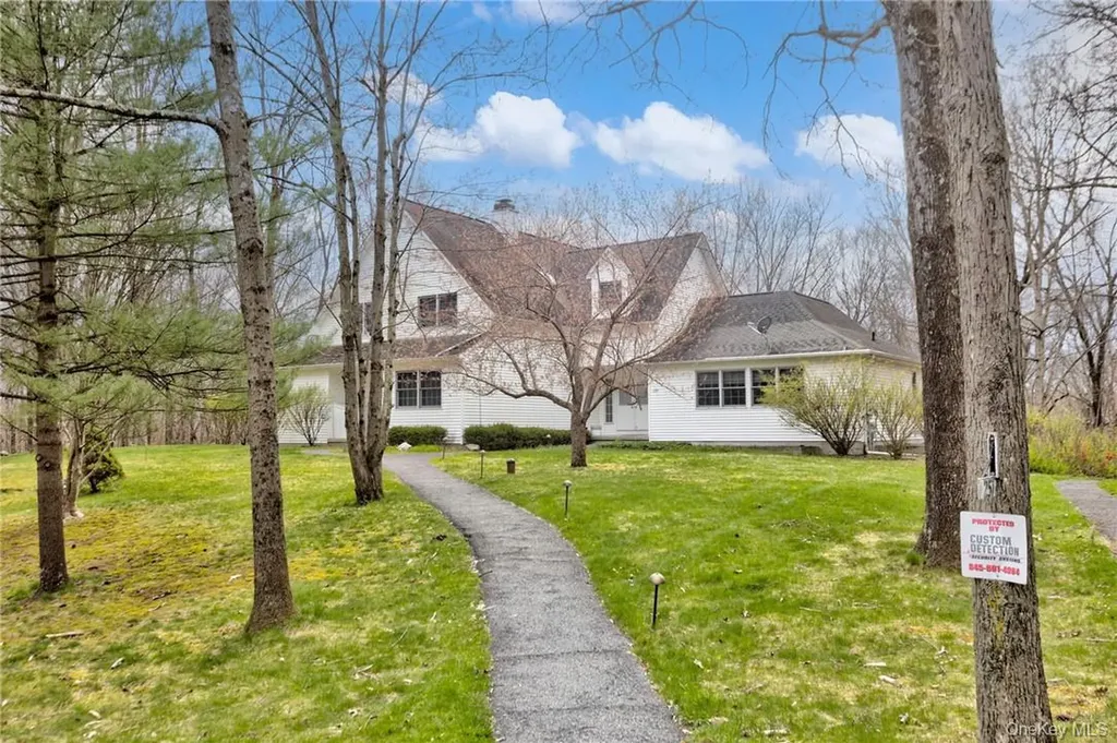 200 Cardinal Road Hyde Park NY 12538