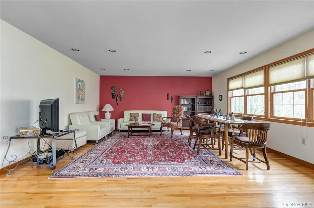 200 Cardinal Road Hyde Park NY 12538