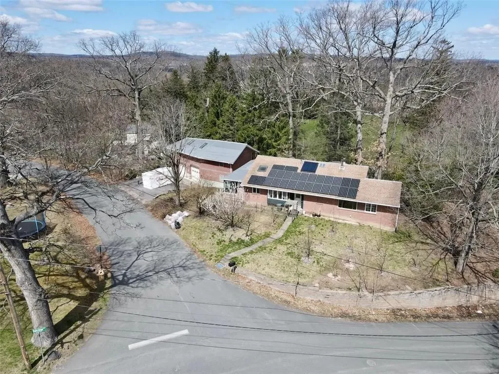 2 Oak Ridge Drive New Windsor NY 12553