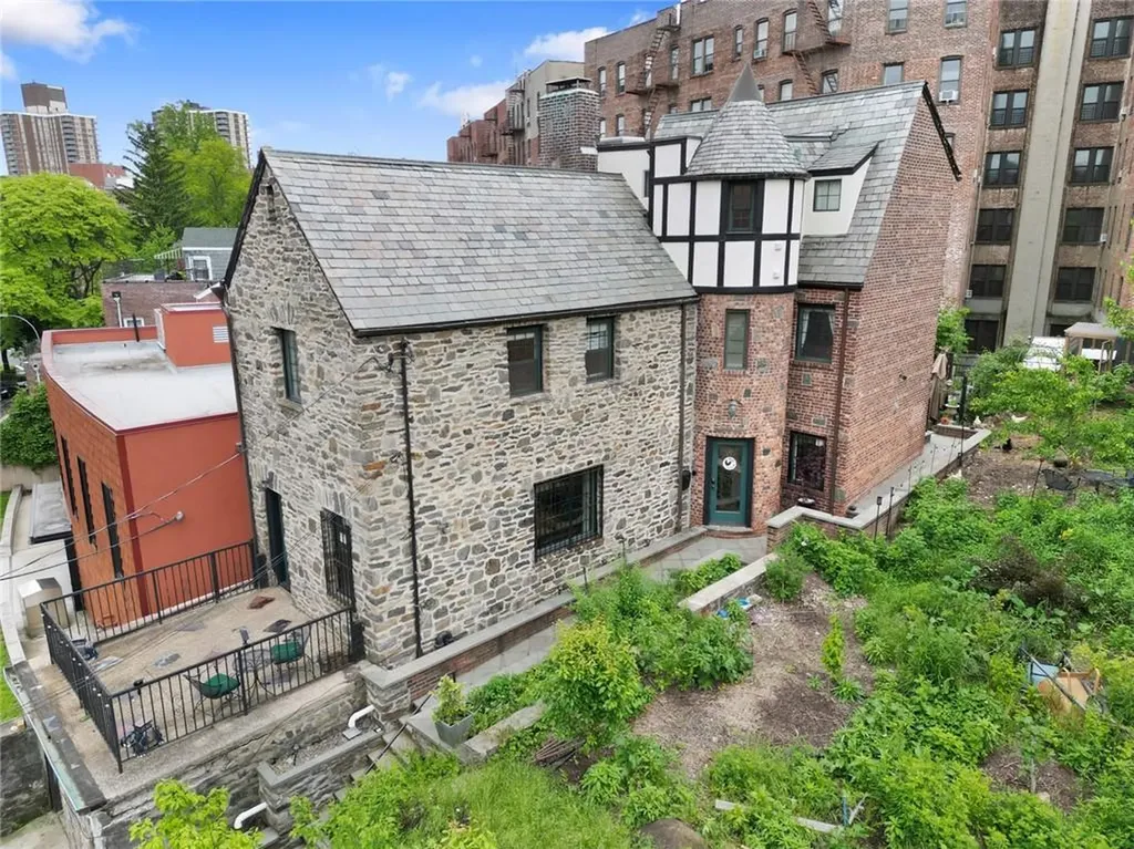 3878 Cannon Place Bronx NY 10463