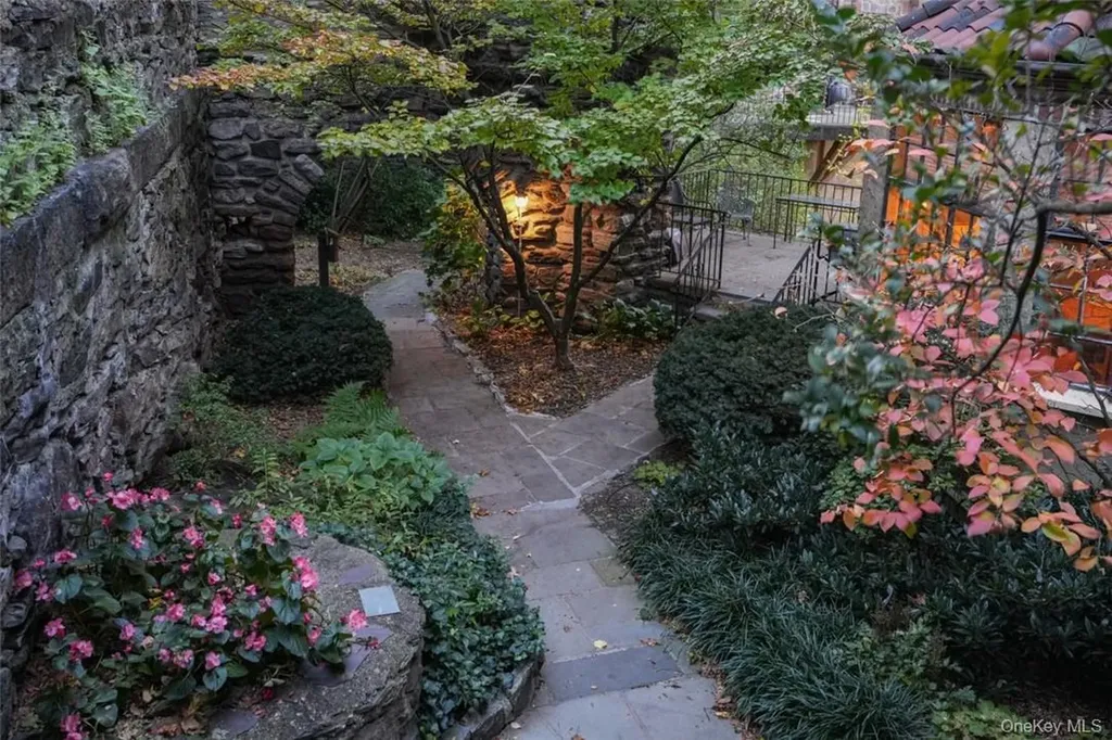 2501 Palisade Avenue Bronx NY 10463