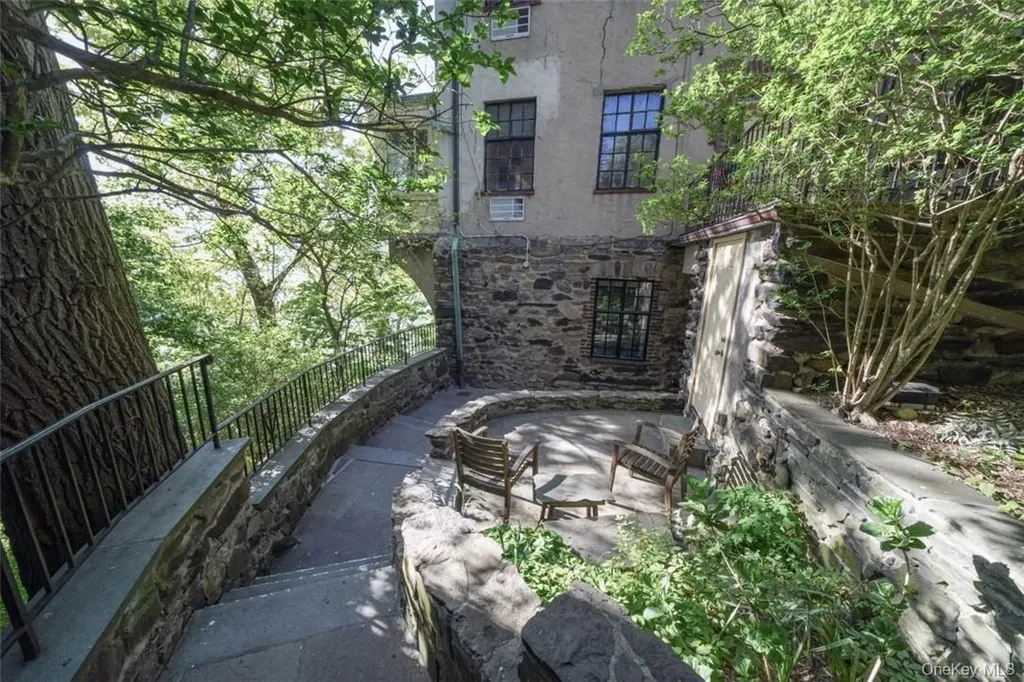 2501 Palisade Avenue Bronx NY 10463