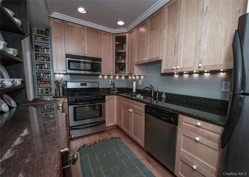 2501 Palisade Avenue Bronx NY 10463